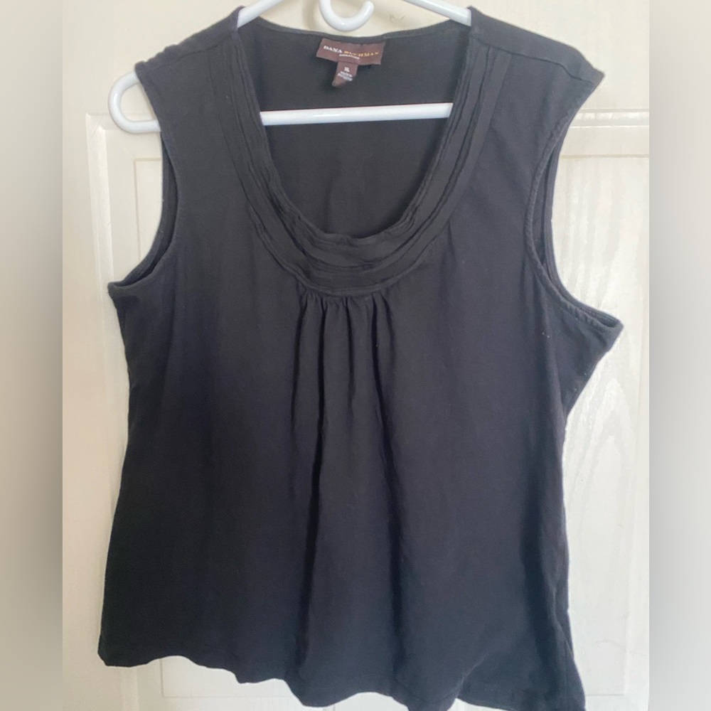 Black tank.